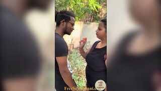 देसी सेक्सी लड़की सड़क किनारे ग्राहक की तलाश में