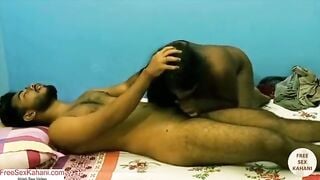 लड़की ने बॉयफ्रेंड को घर बुलाकर चुदाई की