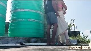 खुली छत पर देसी बीवी को चोदा