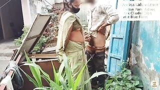 पड़ोसन भाभी को खंडहर में चोदा