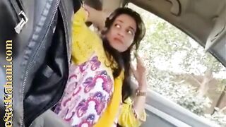 जवान लड़कियां पढ़ने जाती हैं या …