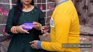 भाभी को जन्मदिन पर देवर ने तोहफा दिया