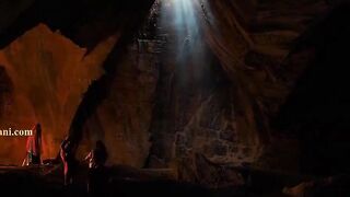 बॉलीवुड एक्ट्रेस की दोनों चूचियां नंगी