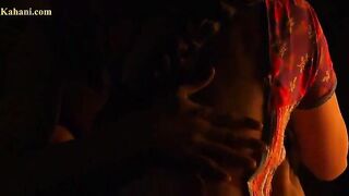 बॉलीवुड एक्ट्रेस की दोनों चूचियां नंगी