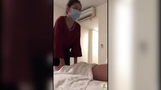 मालिश वाली लड़की की चूत गांड में उंगली