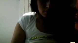 खूबसूरत जवान लड़की नंगी सेक्स चैट करती हुई