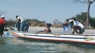 बॉलीवुड टीवी एक्ट्रेस किट्टू गिडवानी टॉपलेस