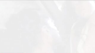 पति के सामने यार ने चूत में उंगली की