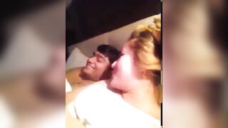 गोरी बीवी को हिंदी गालियाँ सिखाता देसी लड़का