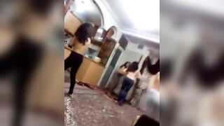 कॉलेज़ गर्ल्स की बिना ब्रा के मस्ती