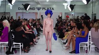 न्यूड कैट वाक फैशन शो भाग- 2