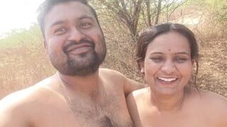2 स्कूल टीचर जंगल में मंगल करने आये