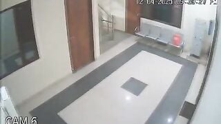 भाजपा जिलाध्यक्ष अमर किशोर स्कूल गर्ल के साथ अश्लील हरकत