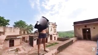 राजस्थान में नंगी घूमने वाली लड़की की तीसरी वीडियो