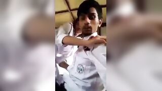 ऑटो में लड़का लड़की चुदाई कर रहे हैं