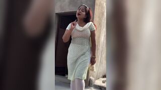 X शॉर्ट्स रील: देसी भाभी की ढकी चूत