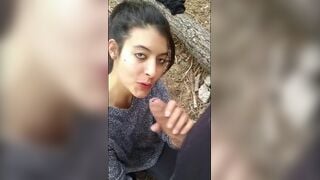 जंगल में गर्लफ्रेंड ने लंड चूसा