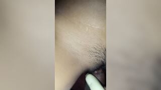 बीवी की चूत में लंड के साथ मूली घुसाई