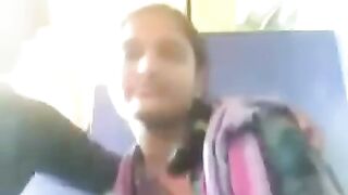 कॉलेज में खुले में गर्लफ्रेंड की चूची चूसी