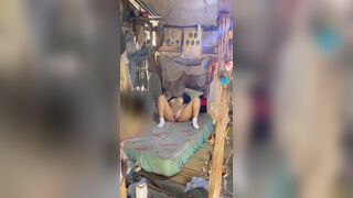 स्मृति जैन टेंट हाउस में नंगी चूत में उंगली कर रही