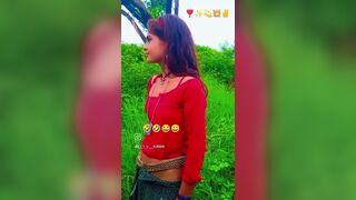 गाँव की लड़की लहंगा उतार कर नंगी हुई