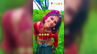 गाँव की लड़की लहंगा उतार कर नंगी हुई