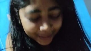 18 साल की लड़की चुदाई का मजा लेती हुई