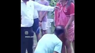 लड़की की चूत की खुशबू ली