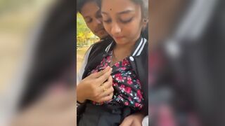 स्वीट गर्ल बॉयफ्रेंड के साथ बूब्ज़ प्ले